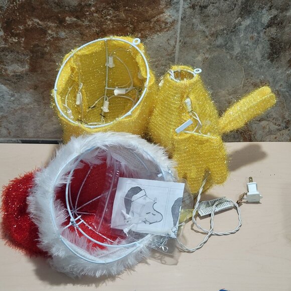 Peanuts Pre Lit Yard Art Woodstock Santa Hat Outdoor Holiday Yard Art 18" - Picture 9 of 16